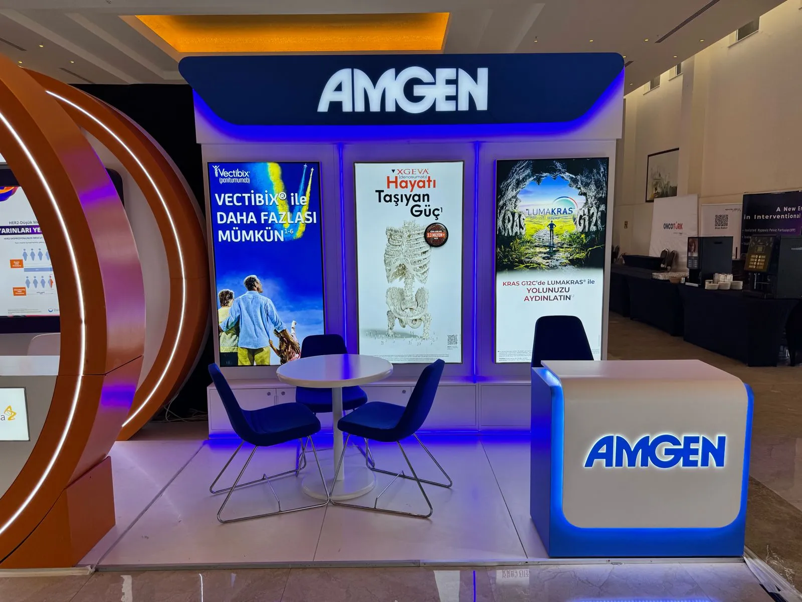 Serozan tarafından üretilen Amgen ışıklı kongre standı